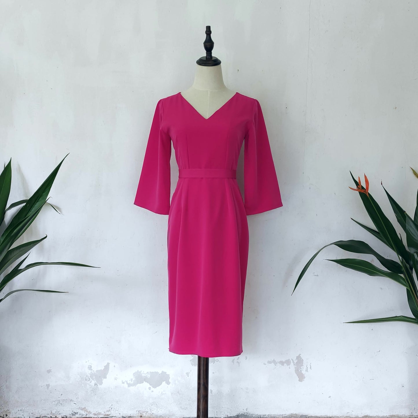 V-neck kimono sleeve pencil midi dress in fuchsia | posh affaires