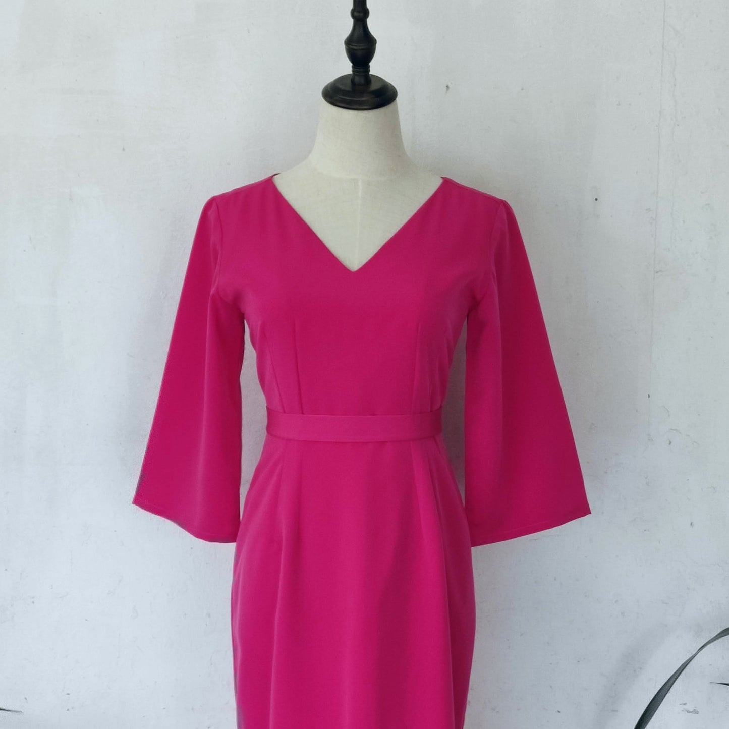 V-neck kimono sleeve pencil midi dress in fuchsia | posh affaires