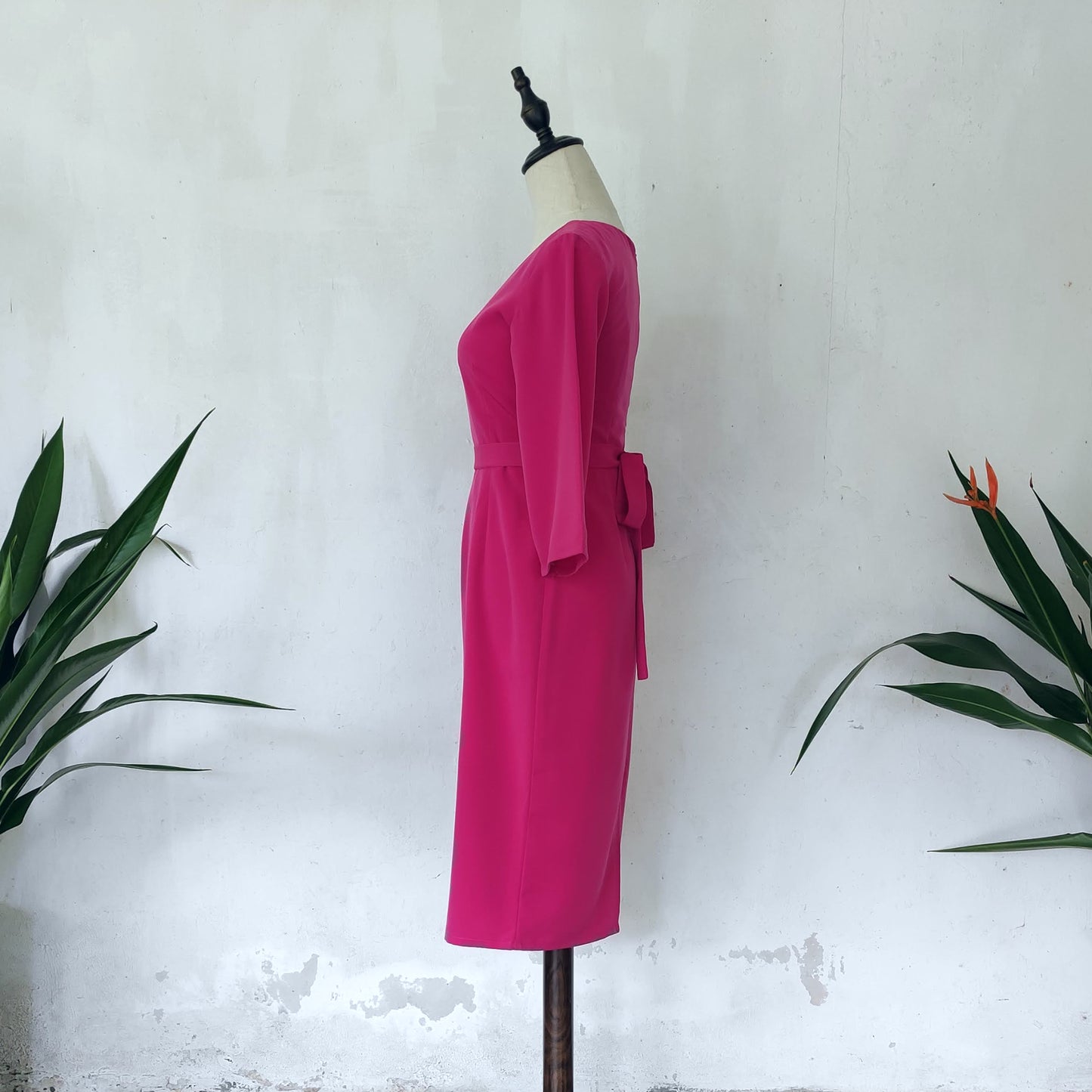 V-neck kimono sleeve pencil midi dress in fuchsia | posh affaires