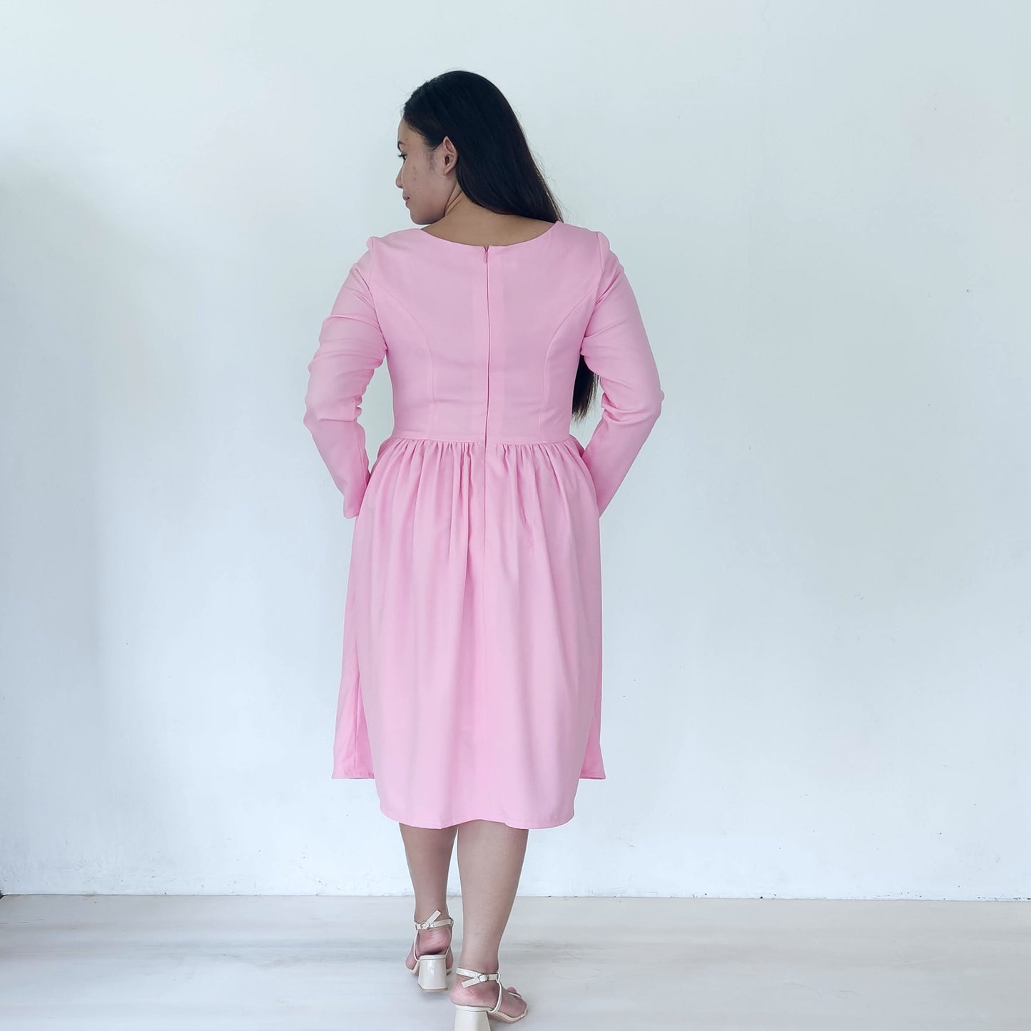 scoop neck long sleeve midi dress | baby pink | posh affaires