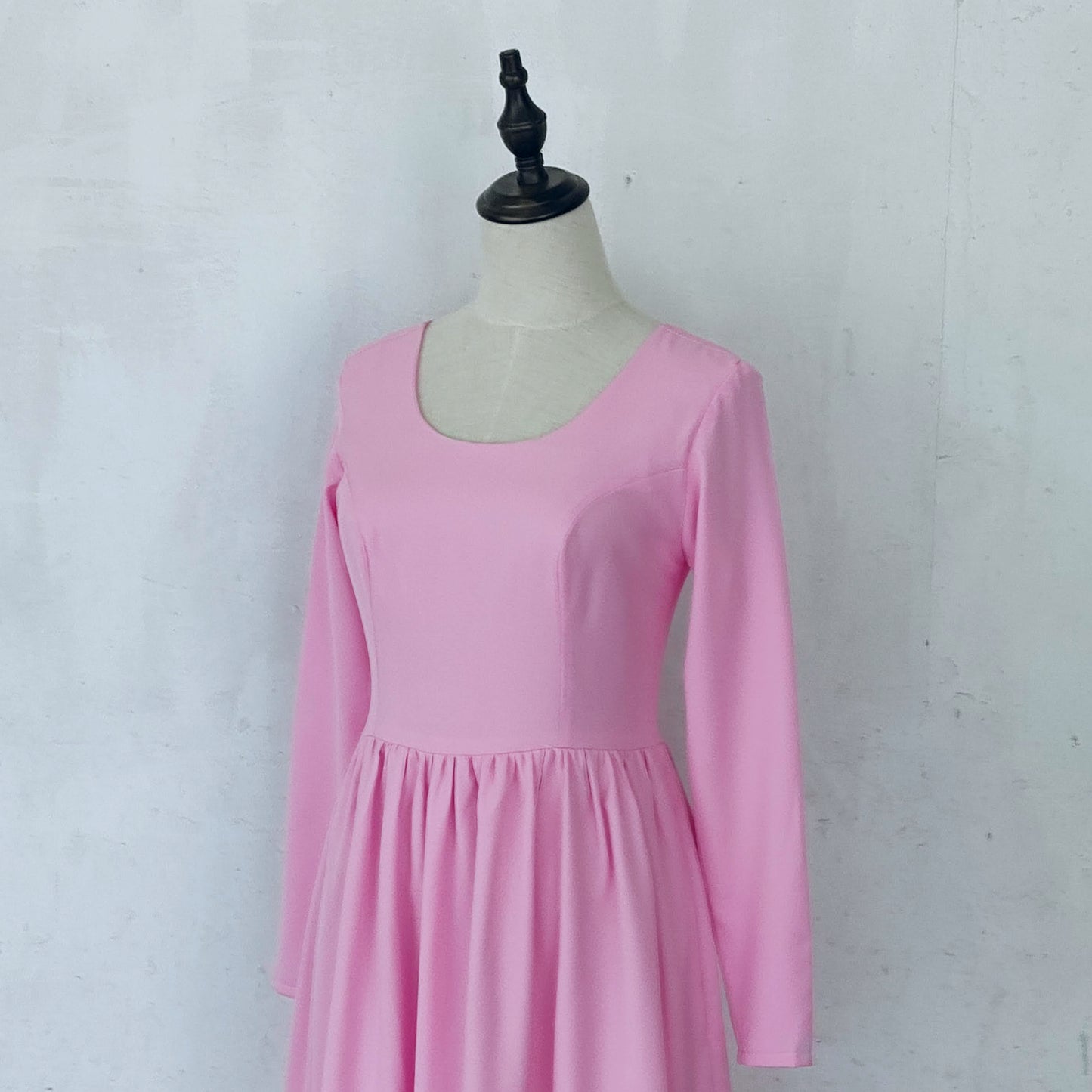 scoop neck long sleeve midi dress | baby pink | posh affaires
