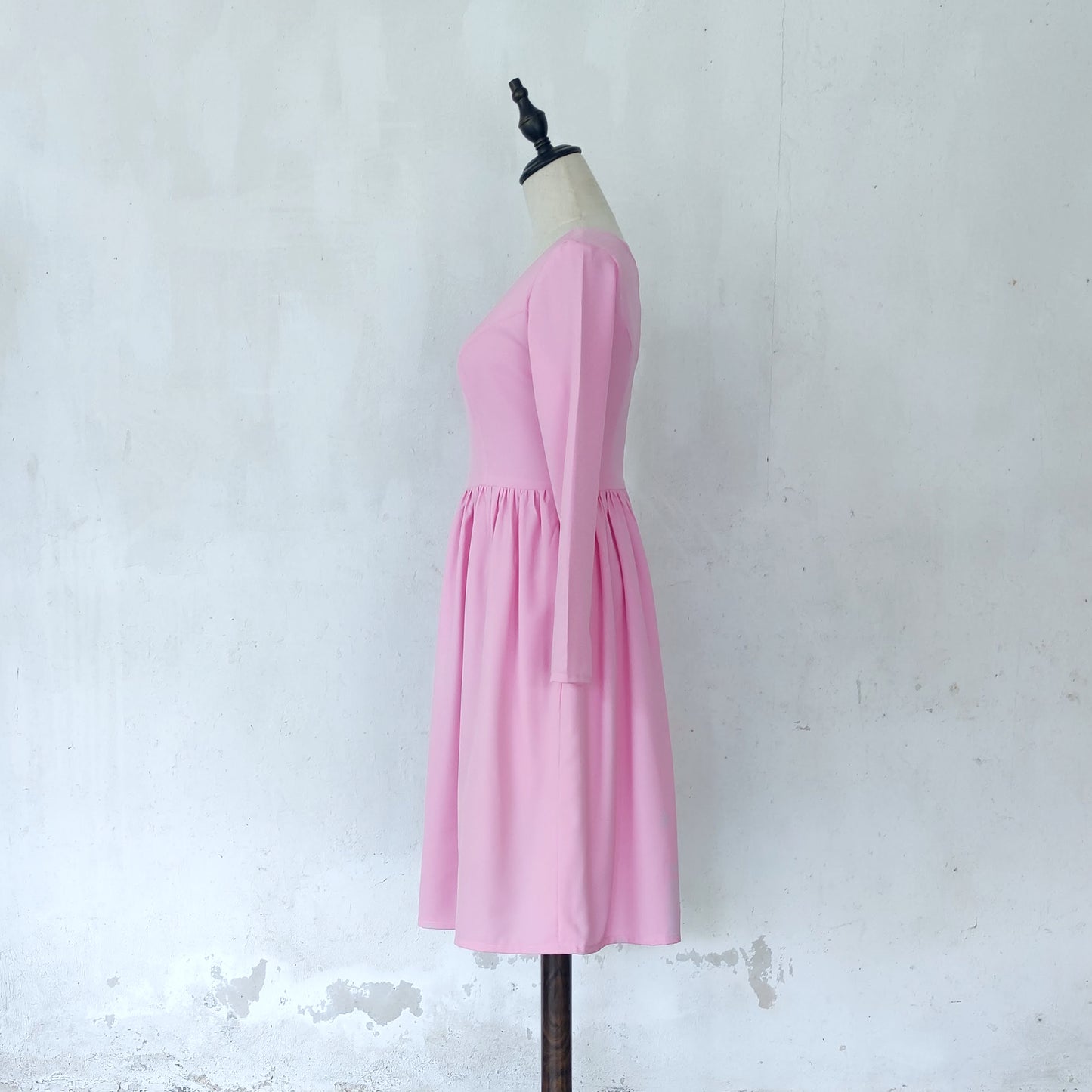 scoop neck long sleeve midi dress | baby pink | posh affaires