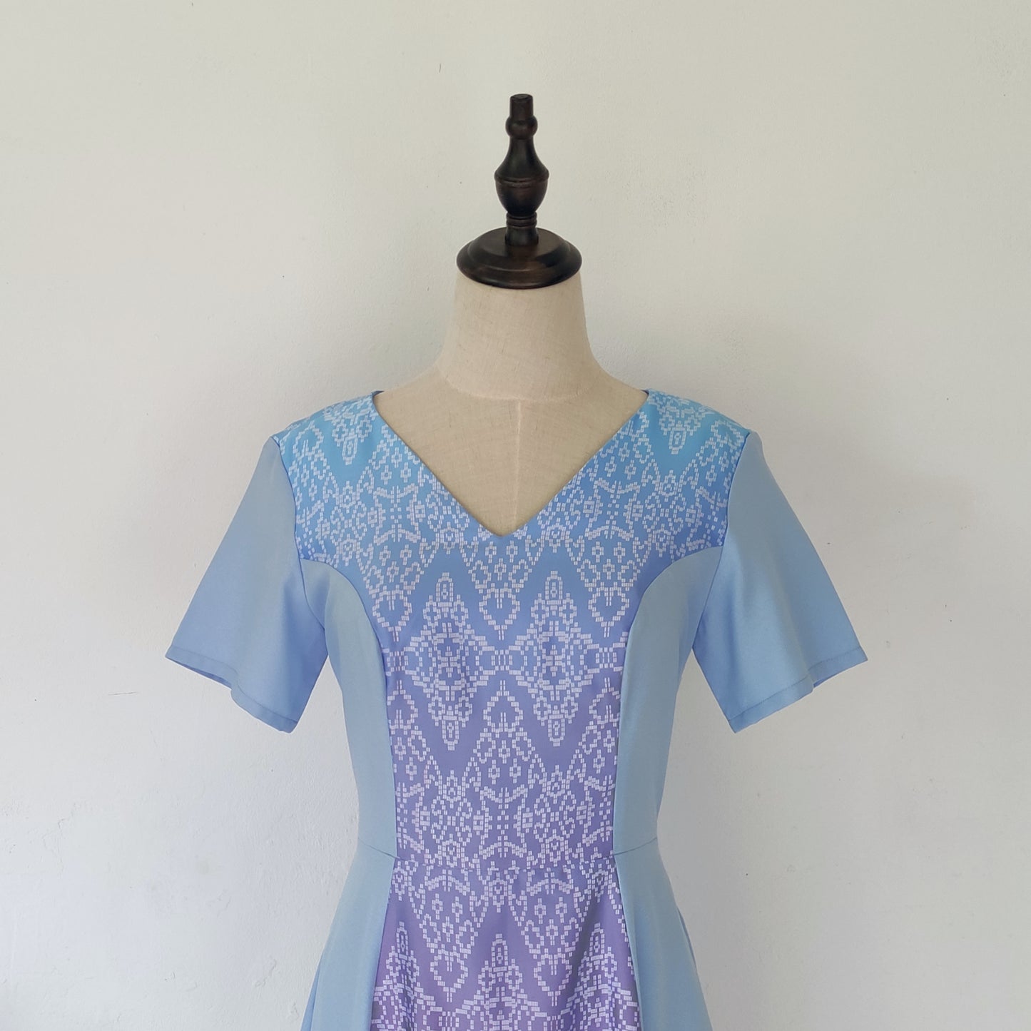 fit and flare color block midi dress - baby blue | posh affaires