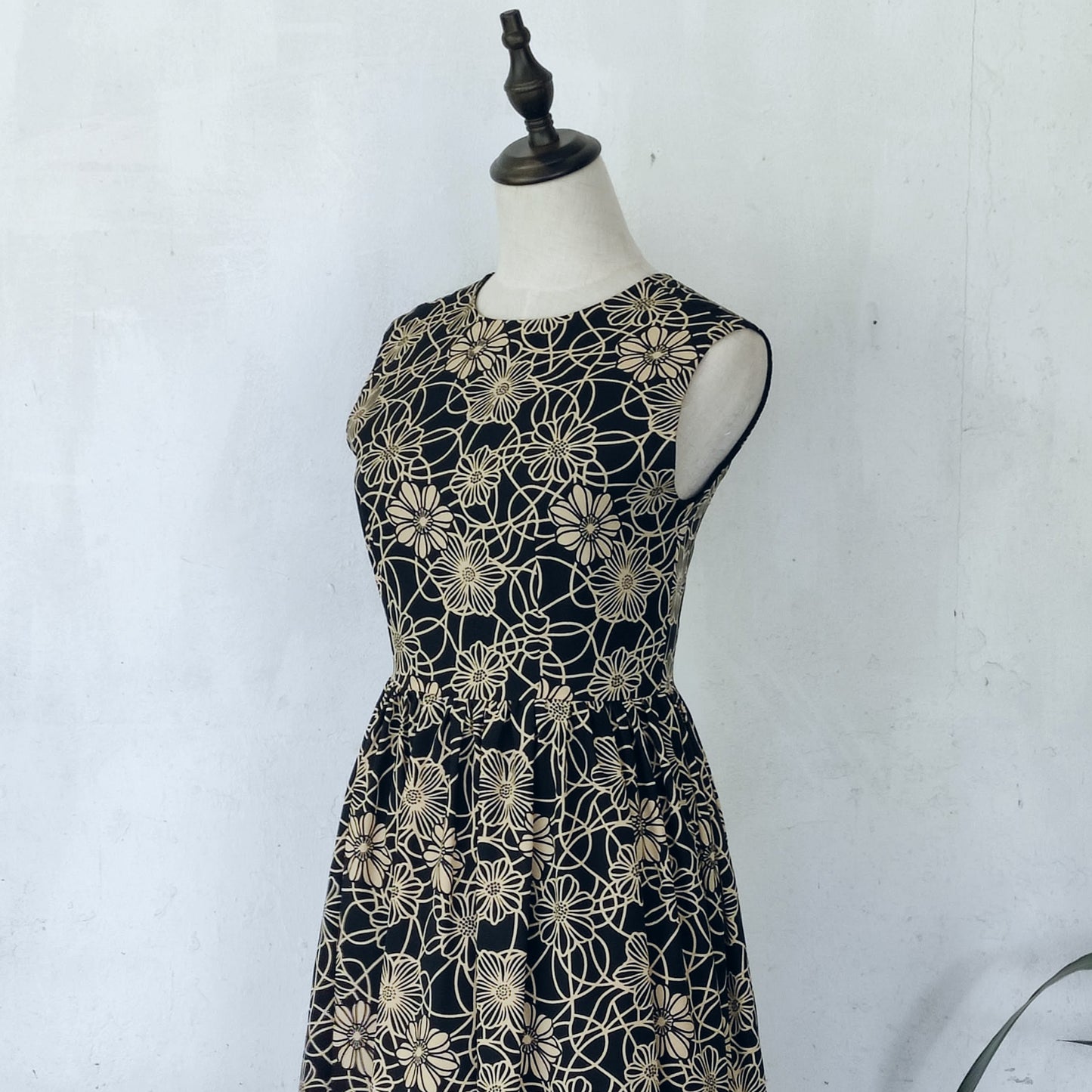 floral midi dress | black | posh affaires