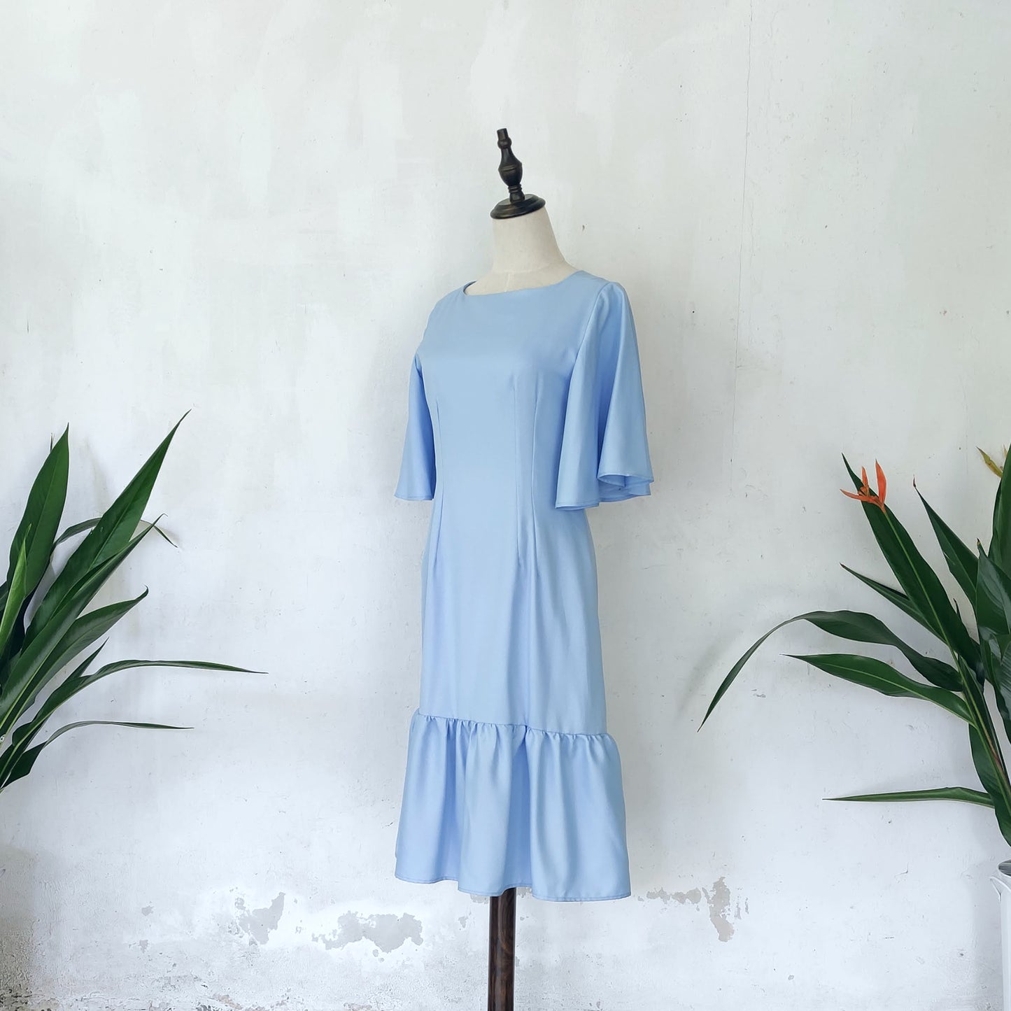 flutter sleeve midi dress | baby blue | posh affaires