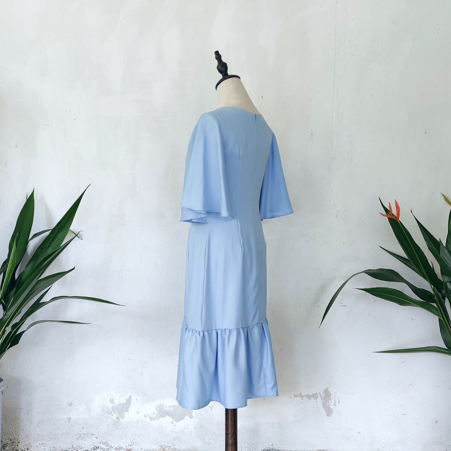 flutter sleeve midi dress | baby blue | posh affaires