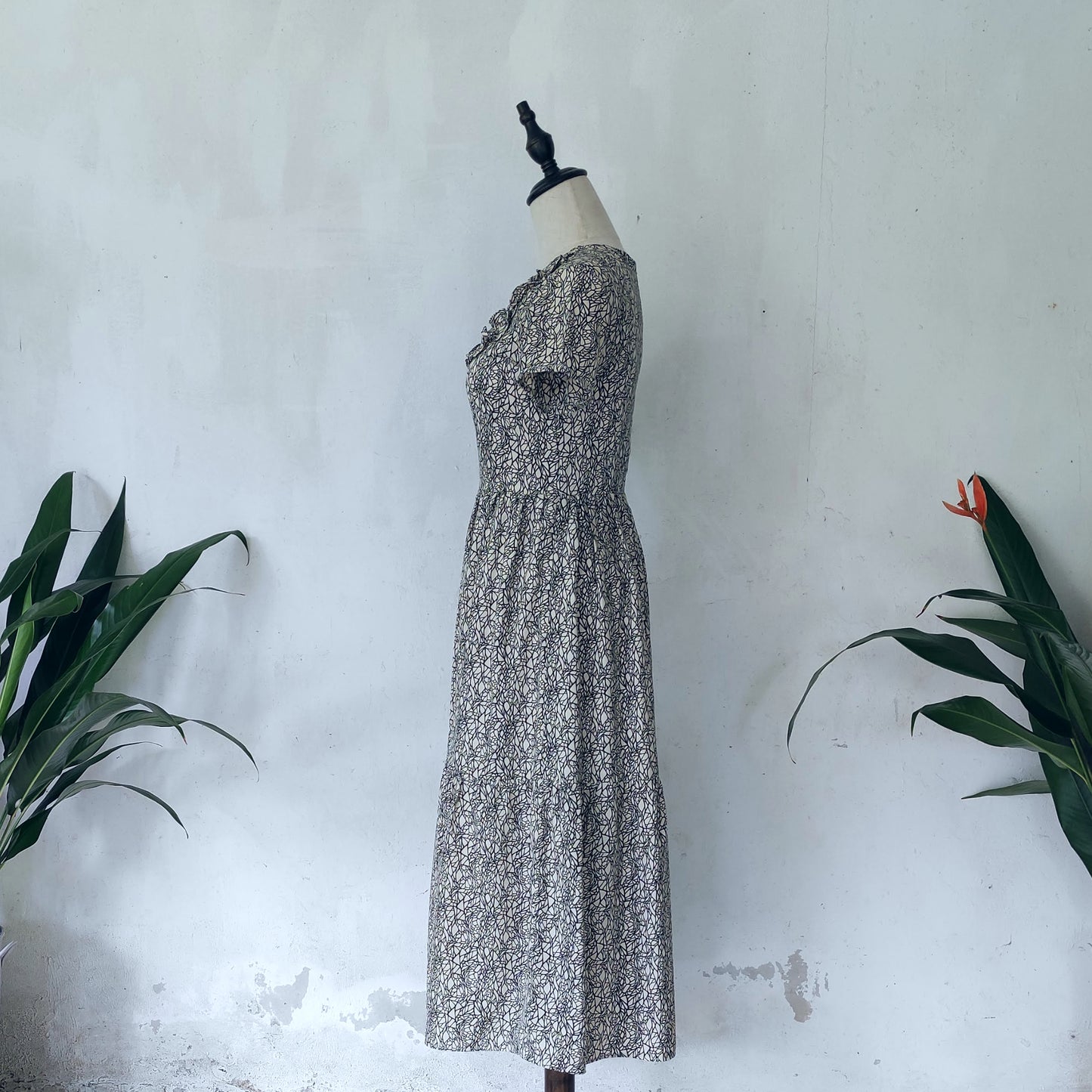 short sleeve midi dress | off white | cotton dress | posh affaires