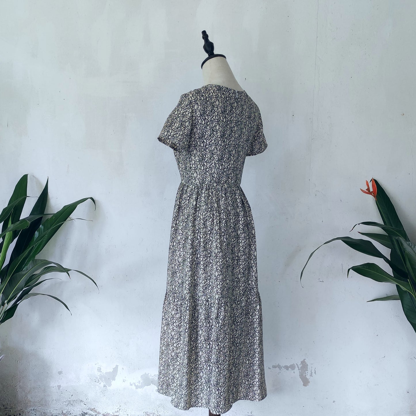 short sleeve midi dress | off white | cotton dress | posh affaires