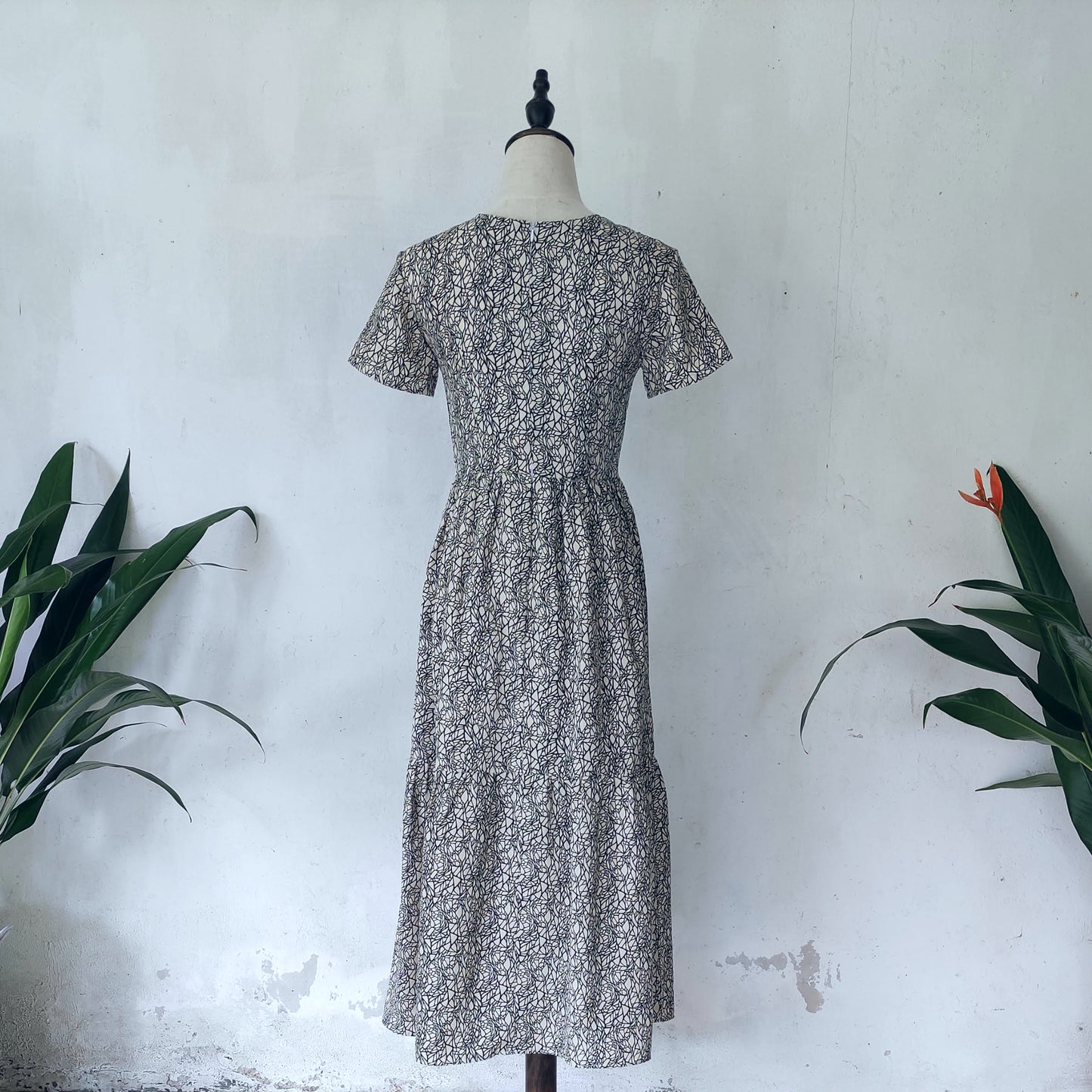 short sleeve midi dress | off white | cotton dress | posh affaires