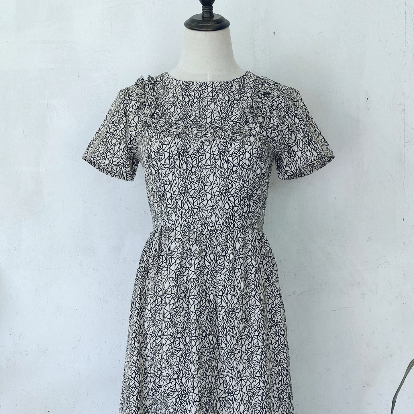 short sleeve midi dress | off white | cotton dress | posh affaires