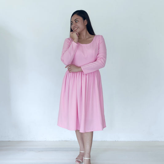 scoop neck long sleeve midi dress | baby pink | posh affaires