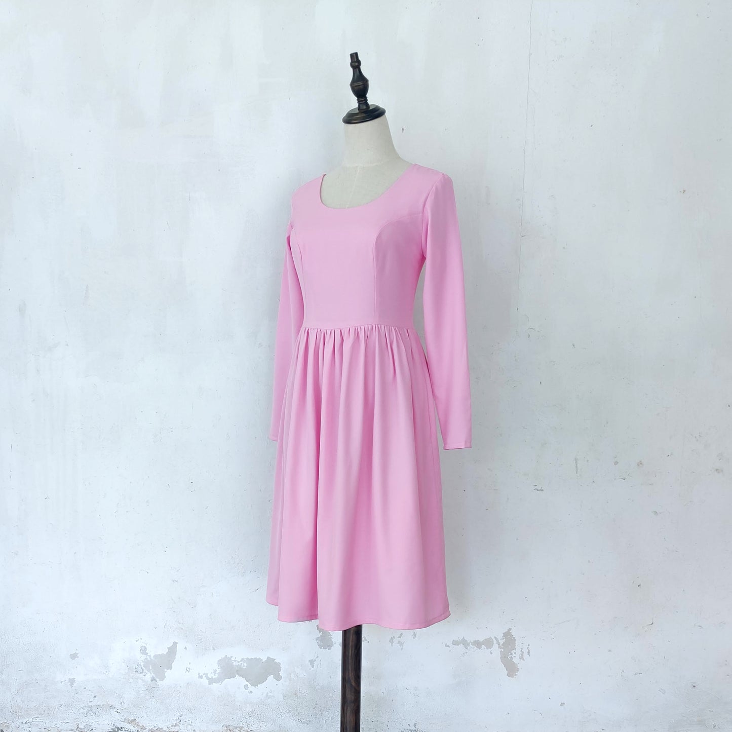 scoop neck long sleeve midi dress | baby pink | posh affaires