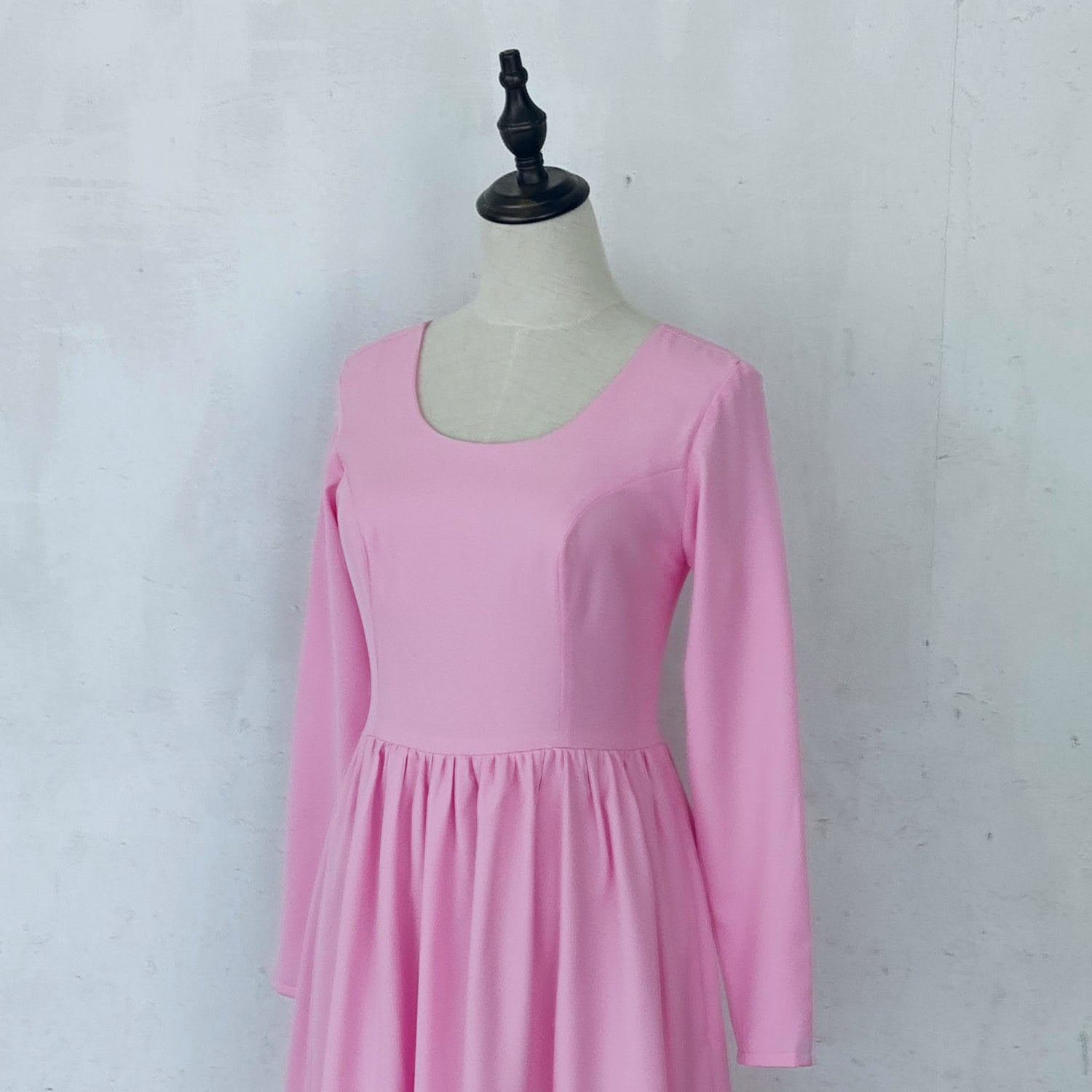 scoop neck long sleeve midi dress | baby pink | posh affaires