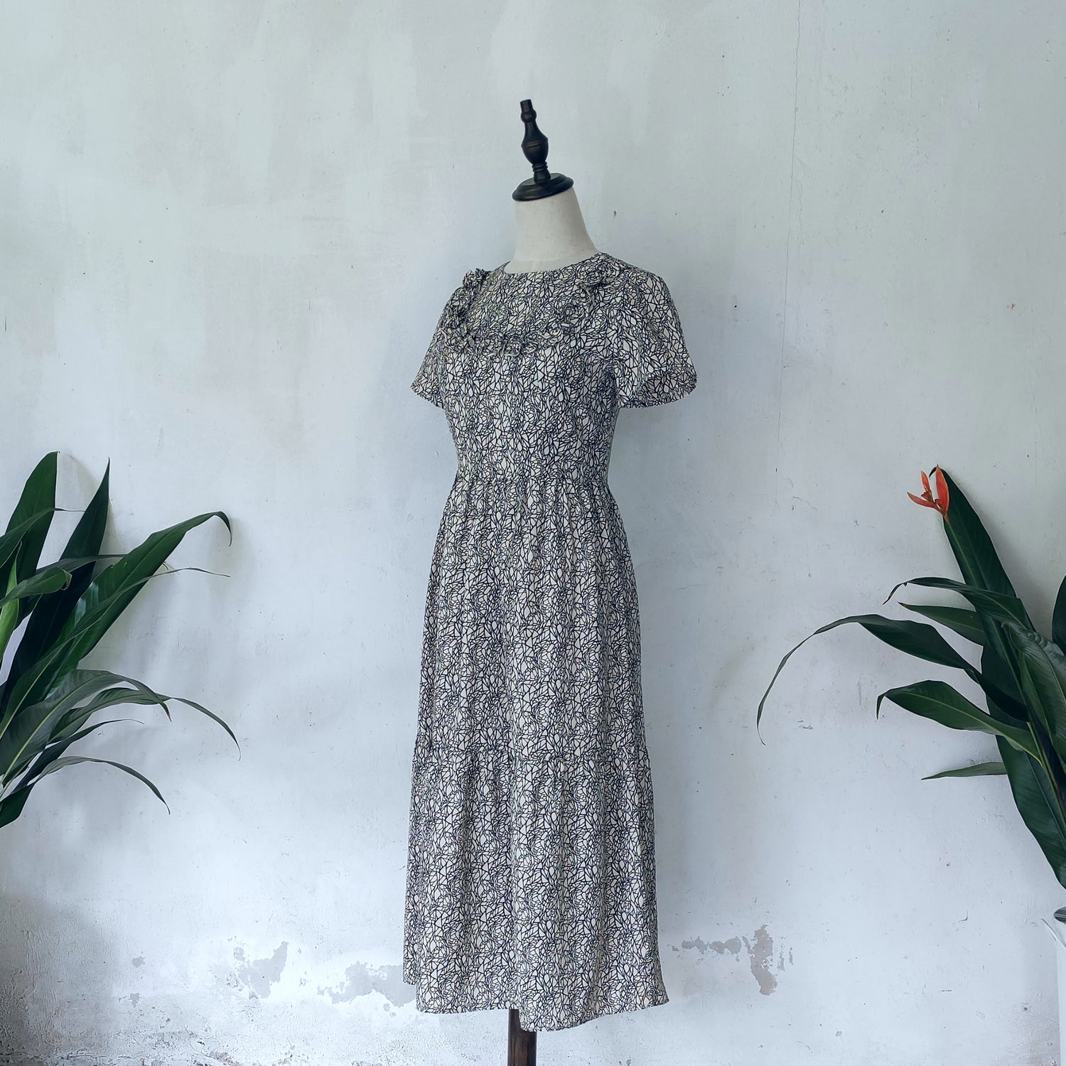 short sleeve midi dress | off white | cotton dress | posh affaires